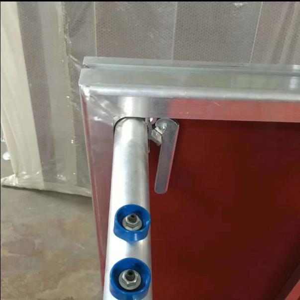 leg locking design